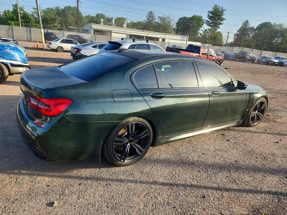 WBA7F2C50JB238725 2018 BMW 7 SERIES-2