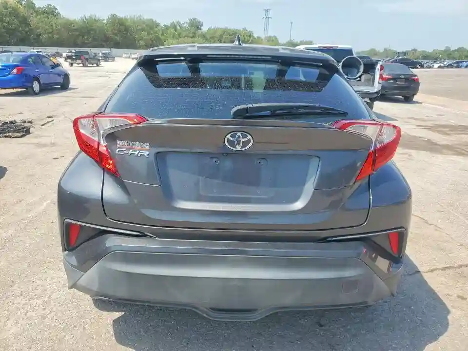 NMTKHMBXXJR011913 2018 TOYOTA C-HR-5