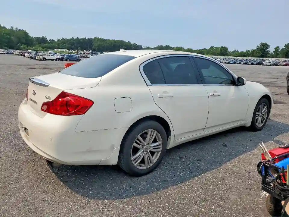 JN1CV6AR9BM351261 2011 INFINITI G37-2