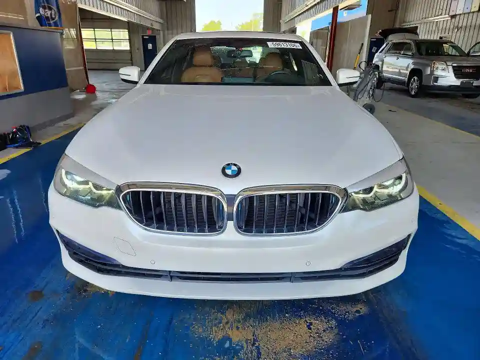 WBAJA9C59JB249025 2018 BMW 5 SERIES-4