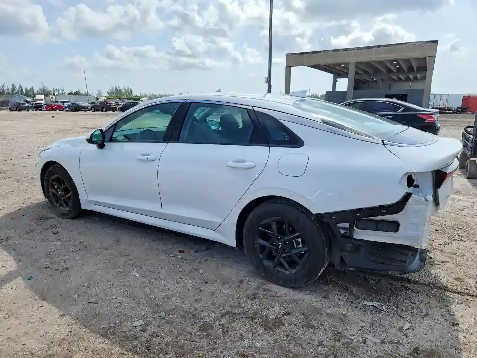 KNAG24J79T5447992 2026 KIA K5-1