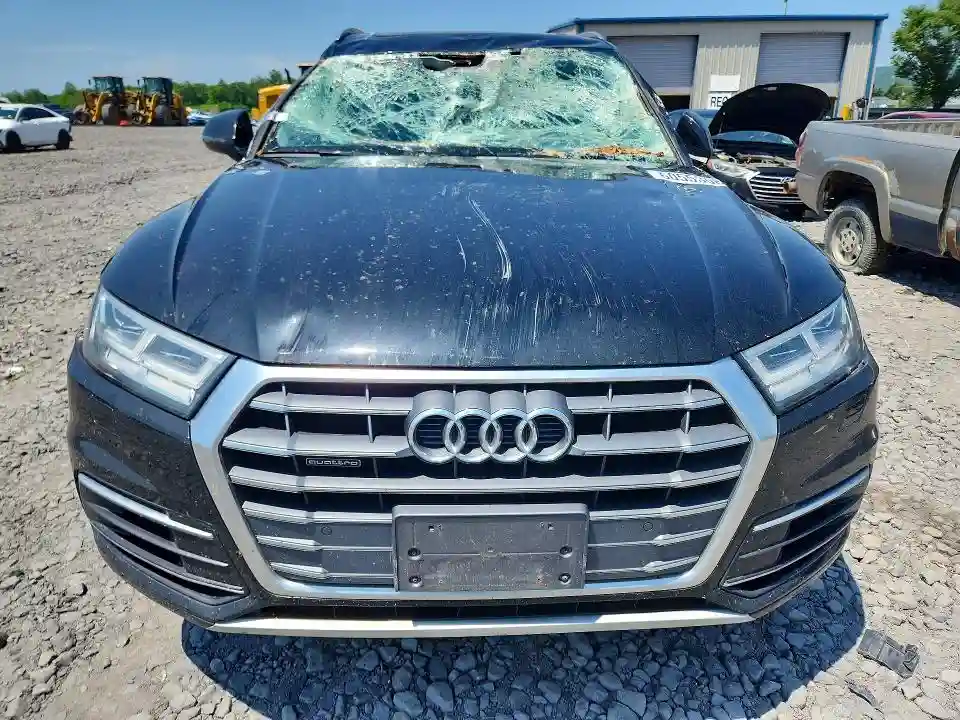 WA1BNAFY7J2176637 2018 AUDI Q5-4