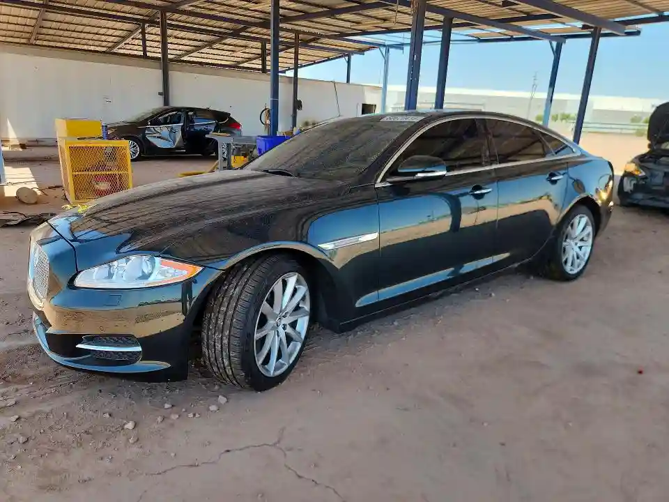 SAJWA1CB1BLV17837 2011 JAGUAR XJ-0