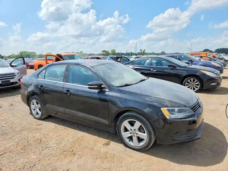 3VW3L7AJ0DM408857 2013 VOLKSWAGEN JETTA-3