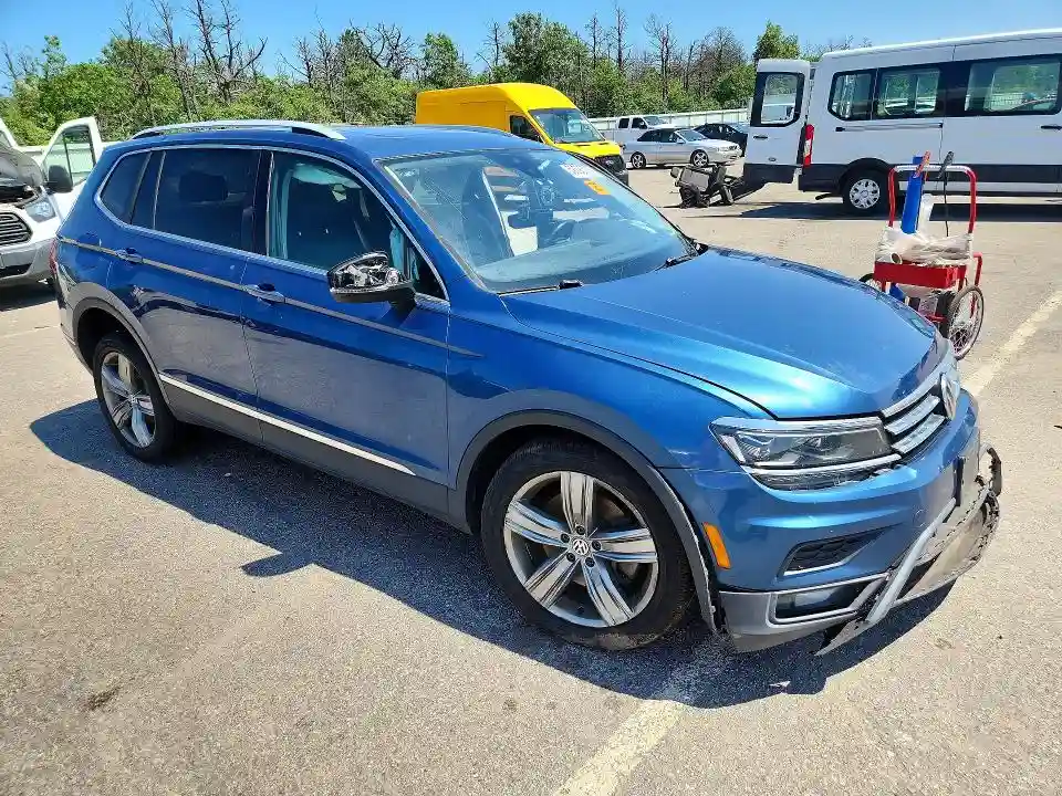 3VV4B7AX2JM174782 2018 VOLKSWAGEN TIGUAN-3