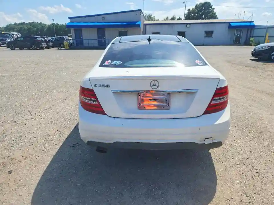 WDDGJ4HB7DG052513 2013 MERCEDES-BENZ C-CLASS-5