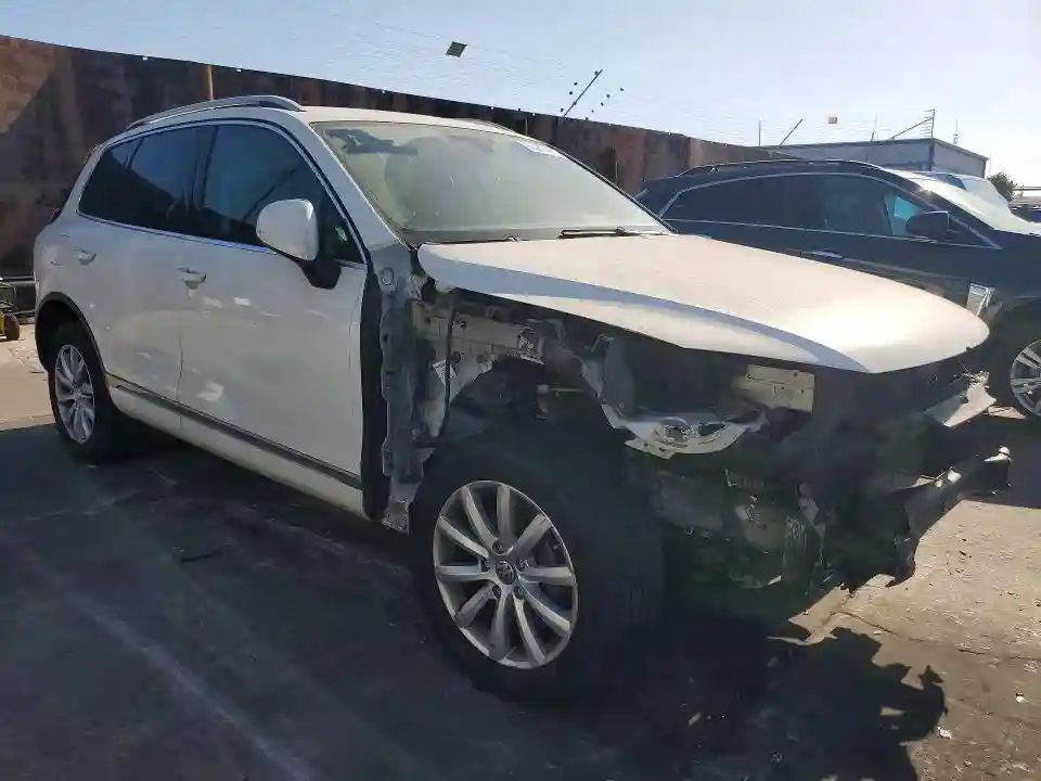 WVGFF9BP5CD001919 2012 VOLKSWAGEN TOUAREG-3