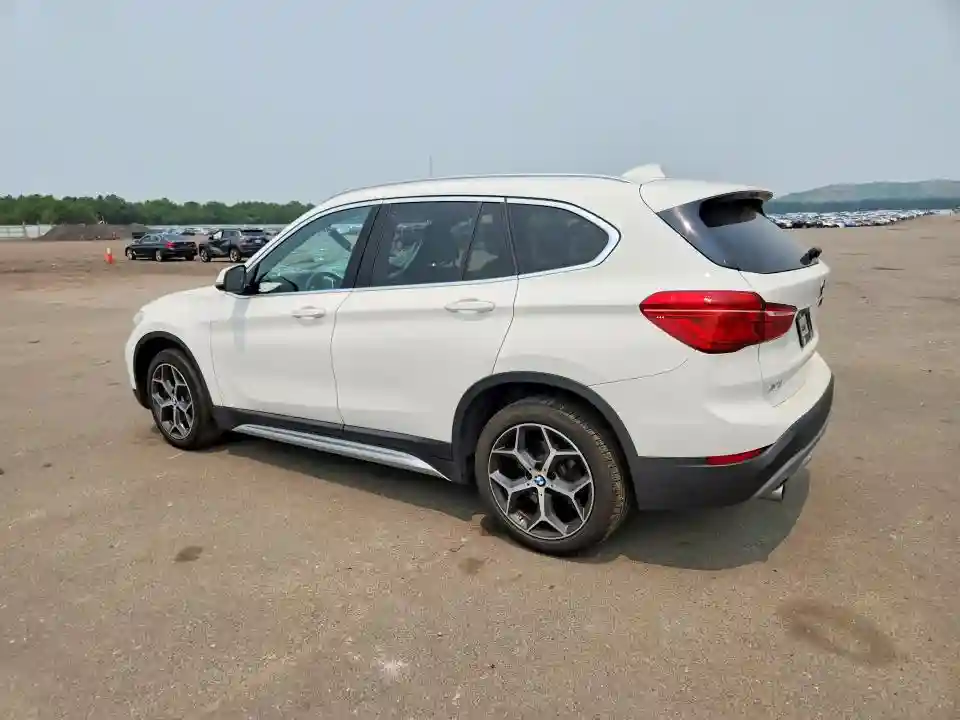 WBXHT3C34J3H30484 2018 BMW X1-1