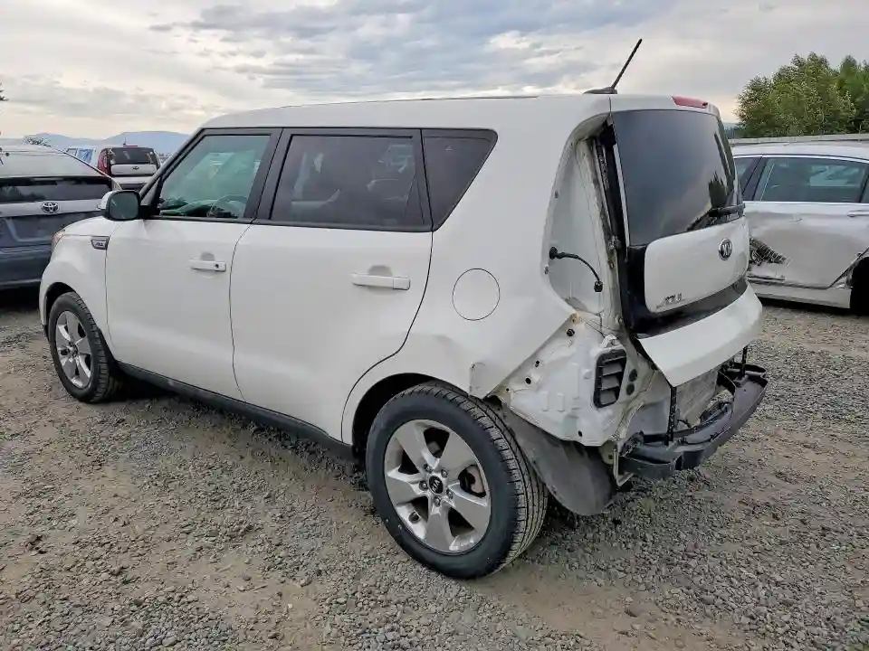 KNDJN2A27J7569955 2018 KIA SOUL-1