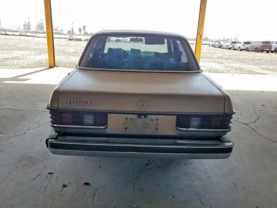 WDBAB33AXEA006277 1984 MERCEDES-BENZ 300-CLASS-5