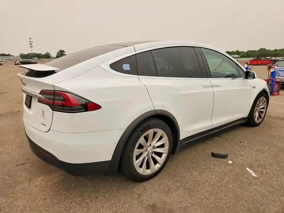 5YJXCBE28GF013425 2016 TESLA MODEL X-2