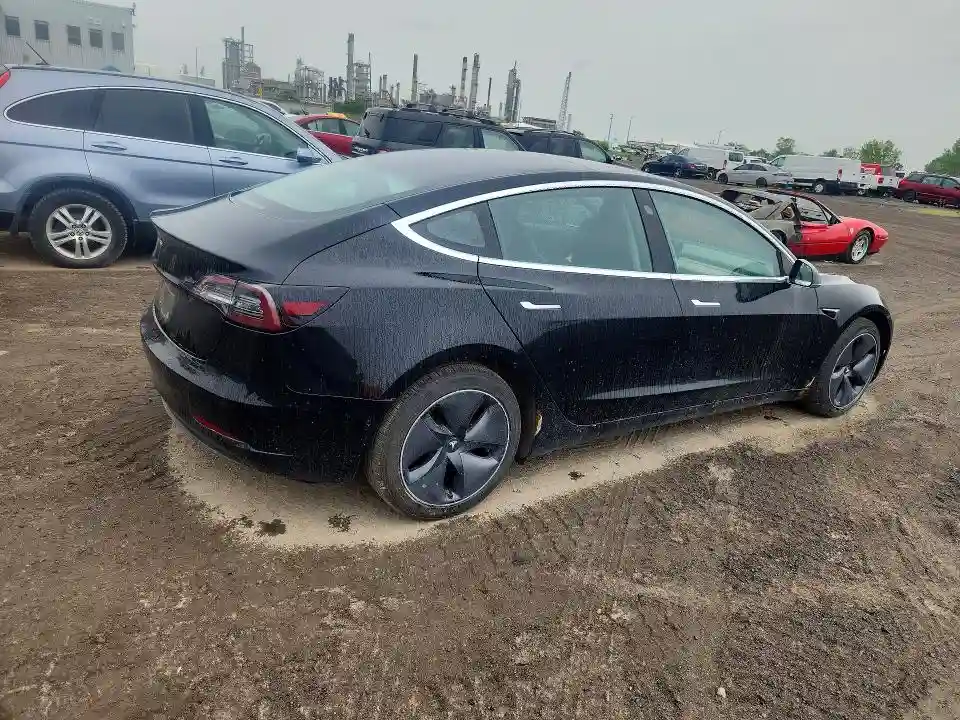 5YJ3E1EA7JF095617 2018 TESLA MODEL 3-2