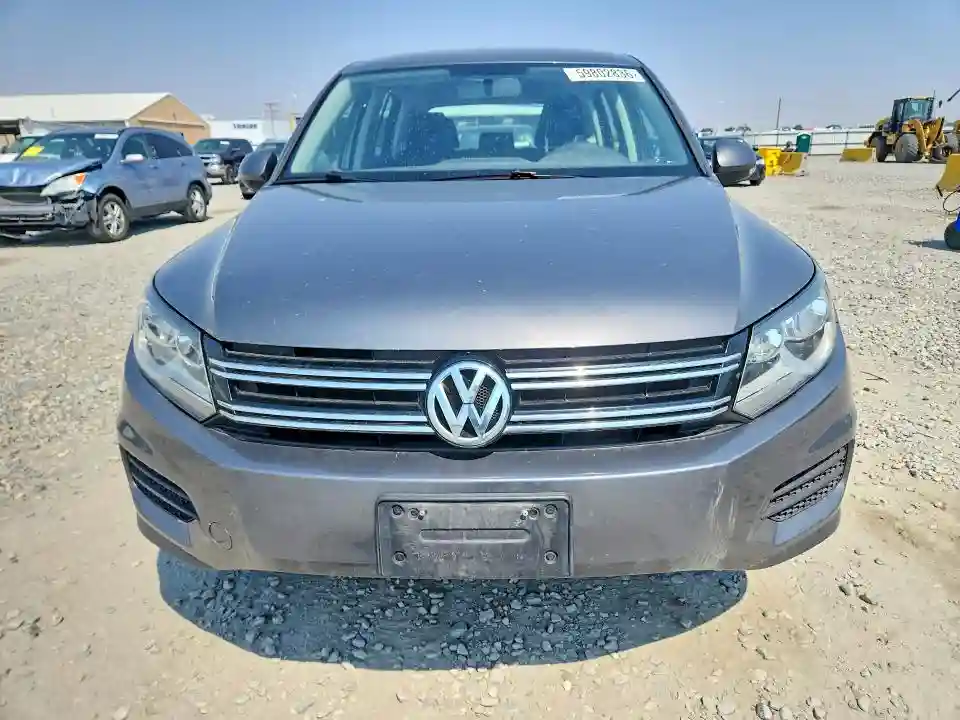 WVGBV7AX7JK000576 2018 VOLKSWAGEN TIGUAN LIM-4