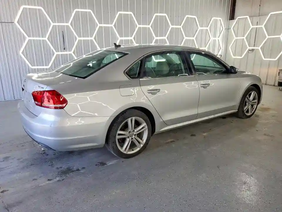 1VWBN7A34EC024462 2014 VOLKSWAGEN PASSAT-2