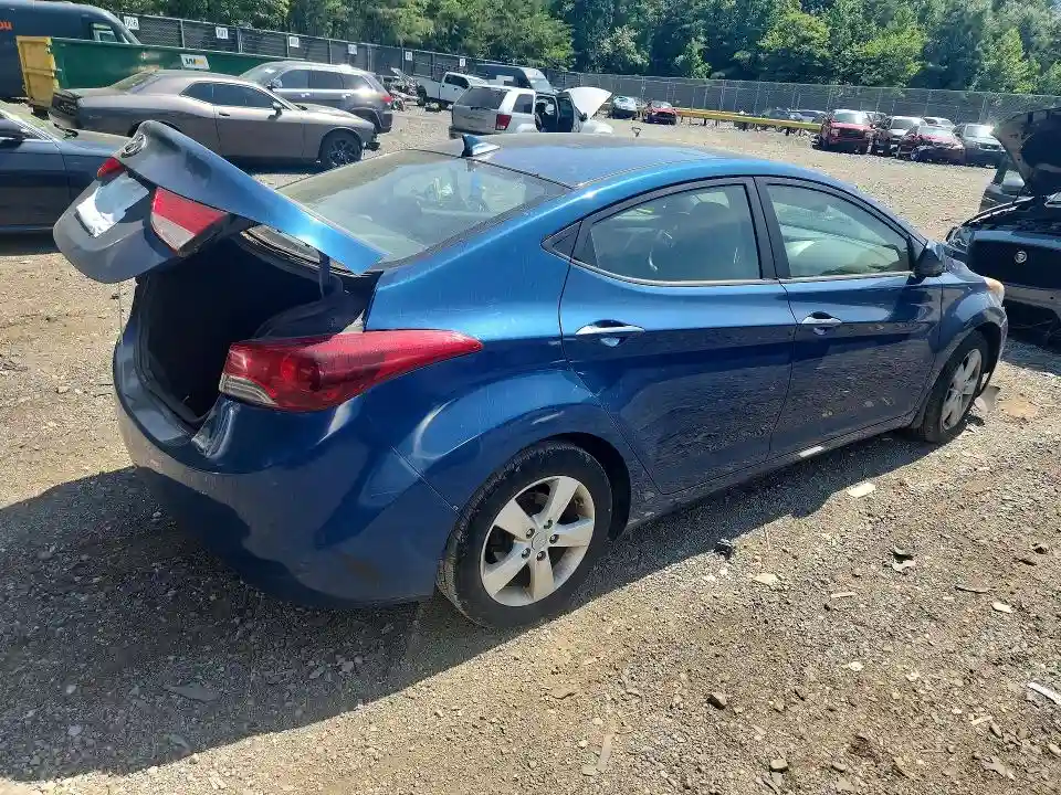KMHDH4AE4DU955485 2013 HYUNDAI ELANTRA-2
