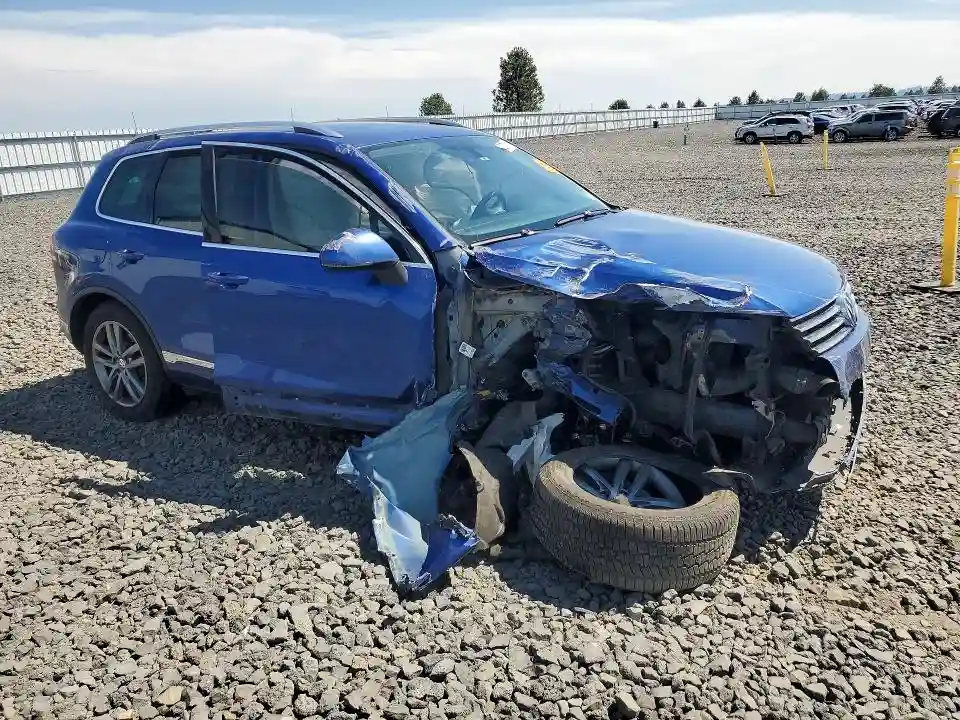 WVGEF9BP4GD000729 2016 VOLKSWAGEN TOUAREG-3