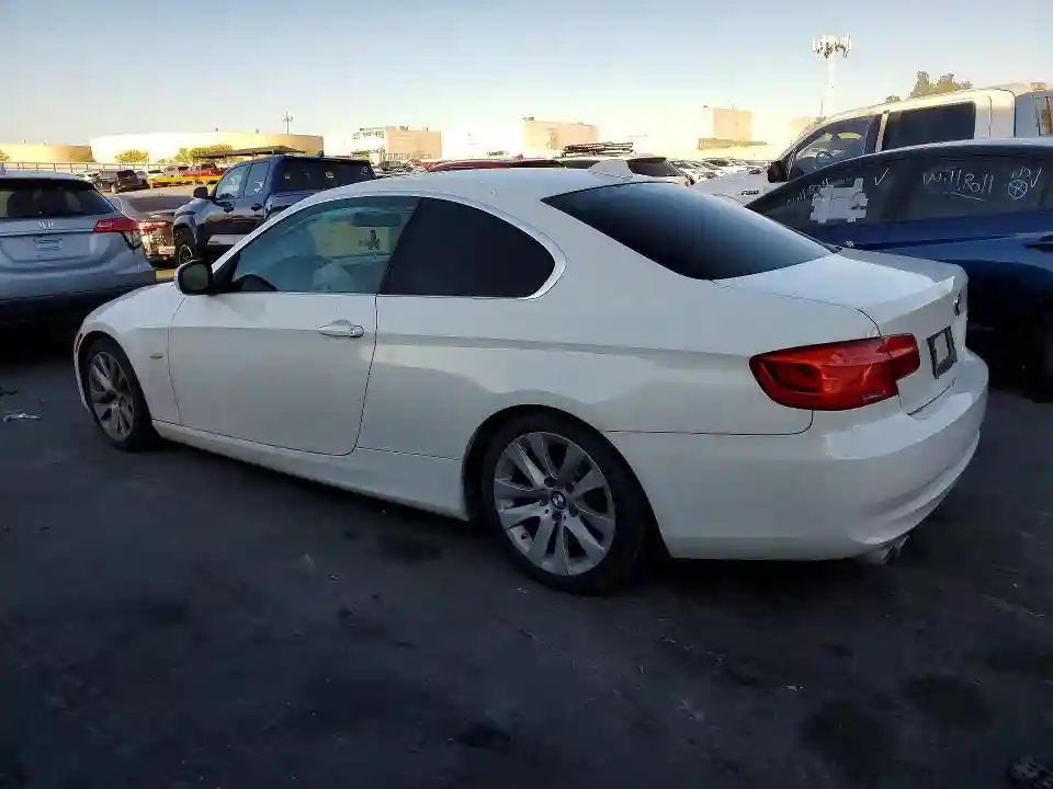 WBAKE5C52BE429934 2011 BMW 3 SERIES-1
