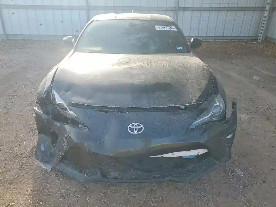 JF1ZNAE16J9701001 2018 TOYOTA 86-4