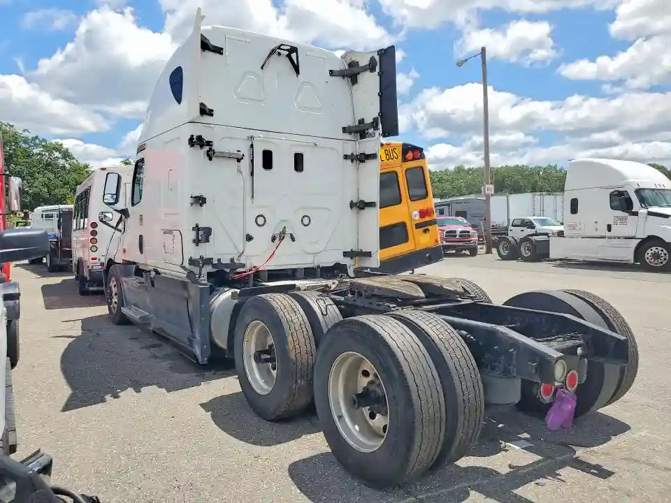 1FUJHHDR8KLKE3680 2019 FREIGHTLINER ALL OTHER-1