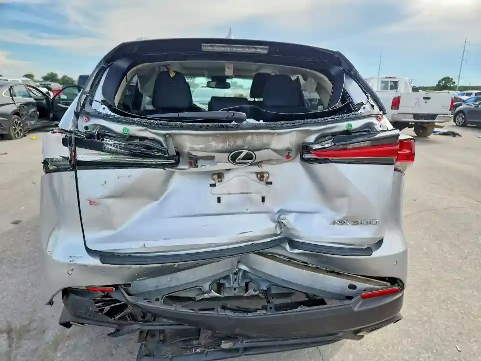 JTJYARBZ6J2107752 2018 LEXUS NX-5