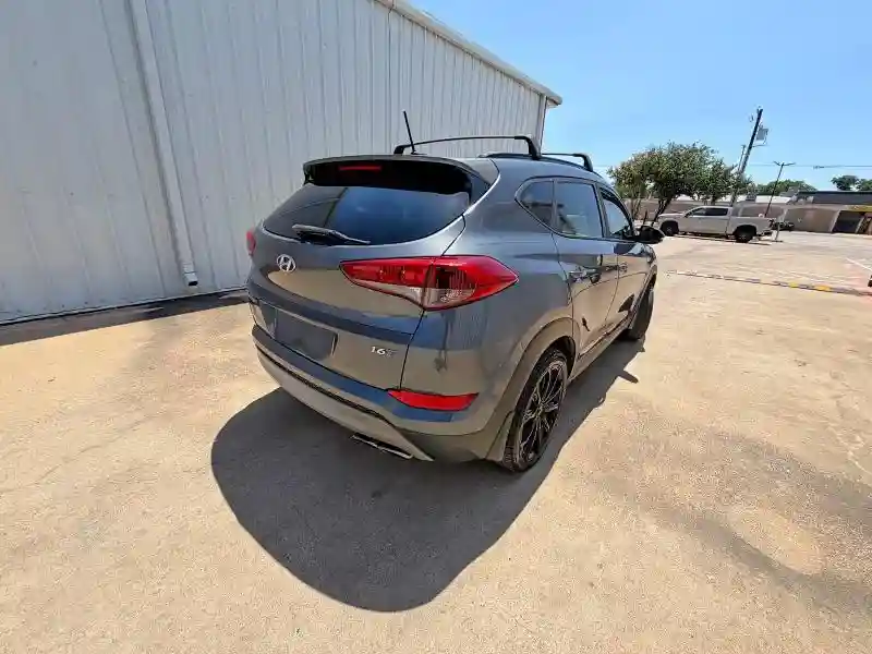 KM8J33A27HU501268 2017 HYUNDAI TUCSON-3