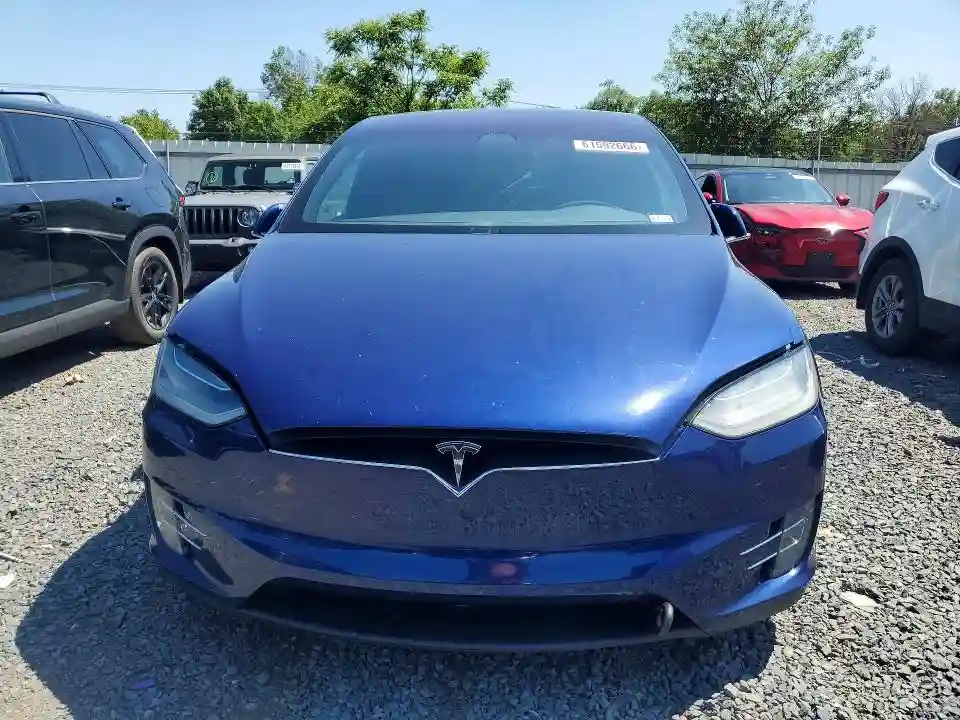 5YJXCBE24HF054703 2017 TESLA MODEL X-4