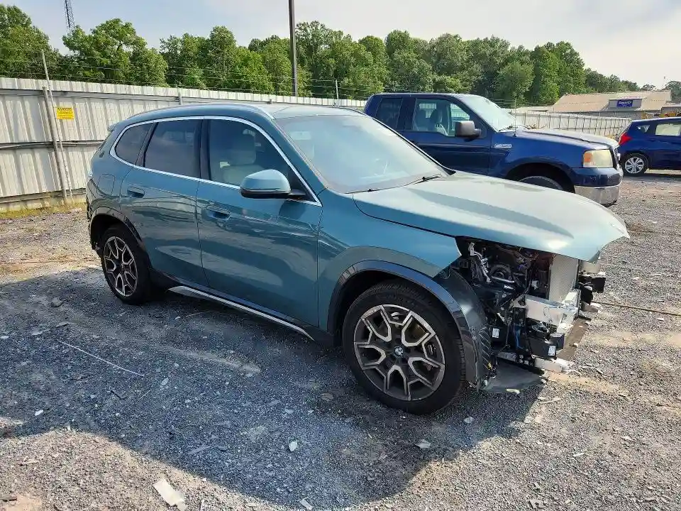 WBX73EF05S5189389 2025 BMW X1-3