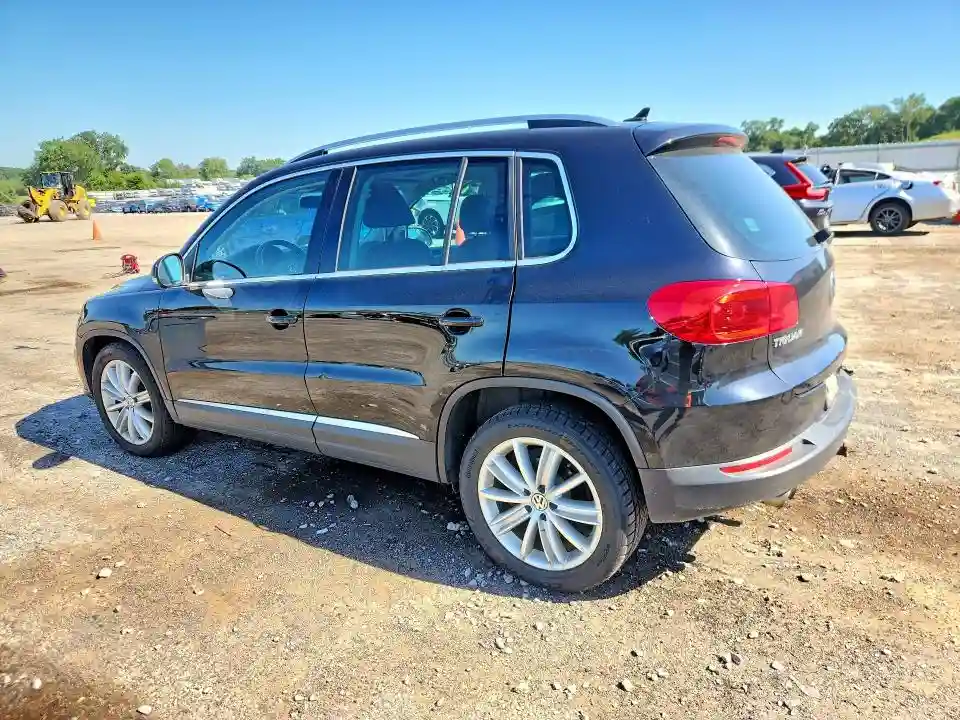WVGAV7AX4CW532388 2012 VOLKSWAGEN TIGUAN-1