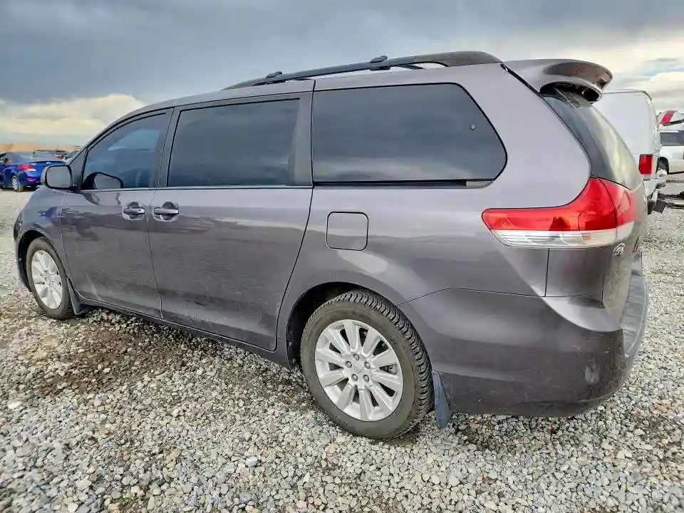 5TDDK3DC7DS052262 2013 TOYOTA SIENNA-1