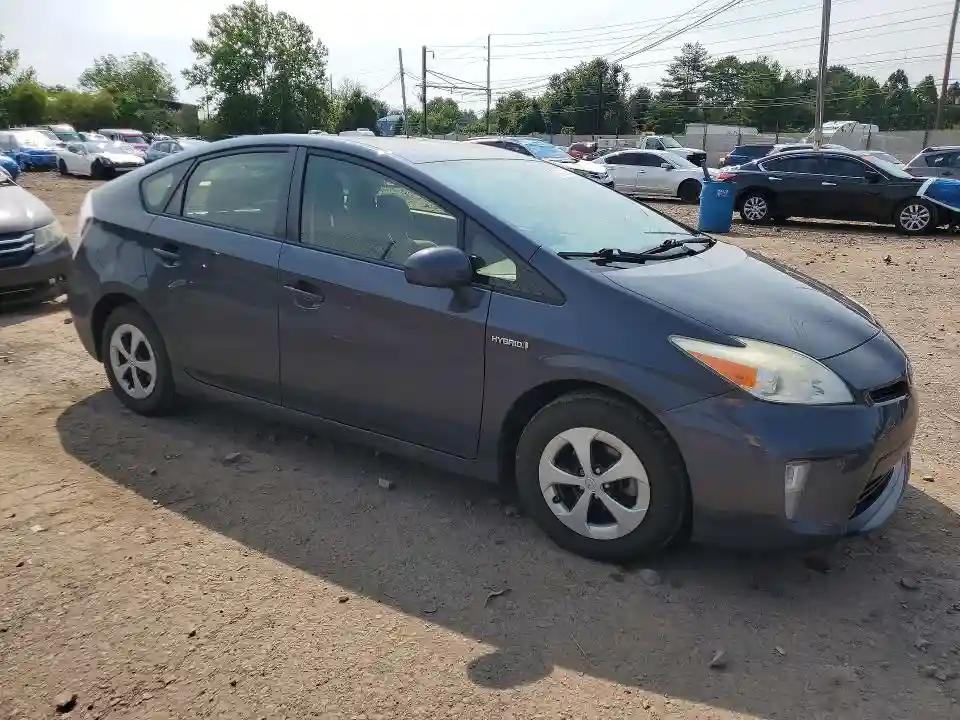JTDKN3DU7D5699211 2013 TOYOTA PRIUS-3