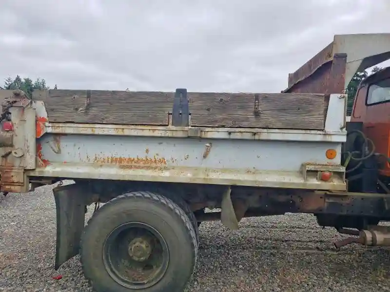 THE736V596424 1976 GMC DUMP-5