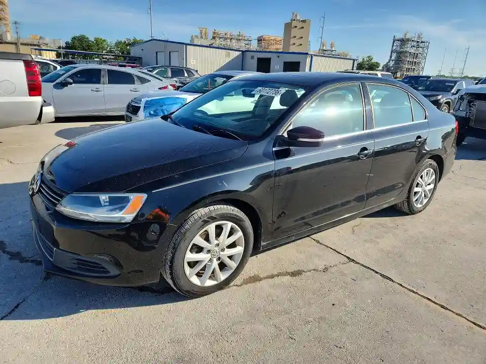 3VWDX7AJ7DM392858 2013 VOLKSWAGEN JETTA-0