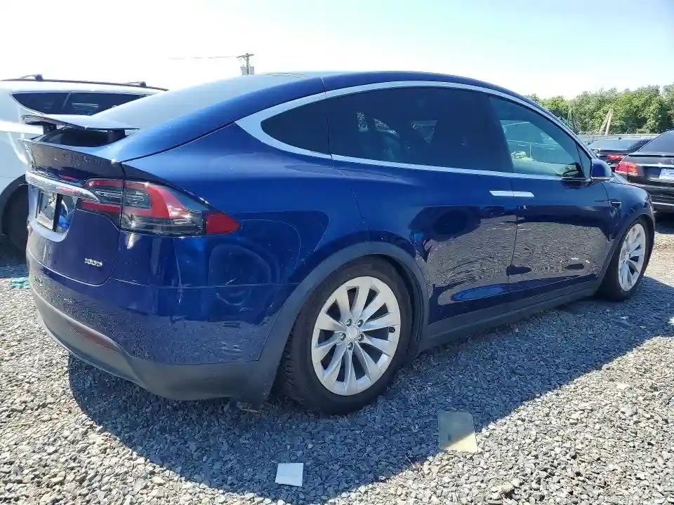 5YJXCBE24HF054703 2017 TESLA MODEL X-2