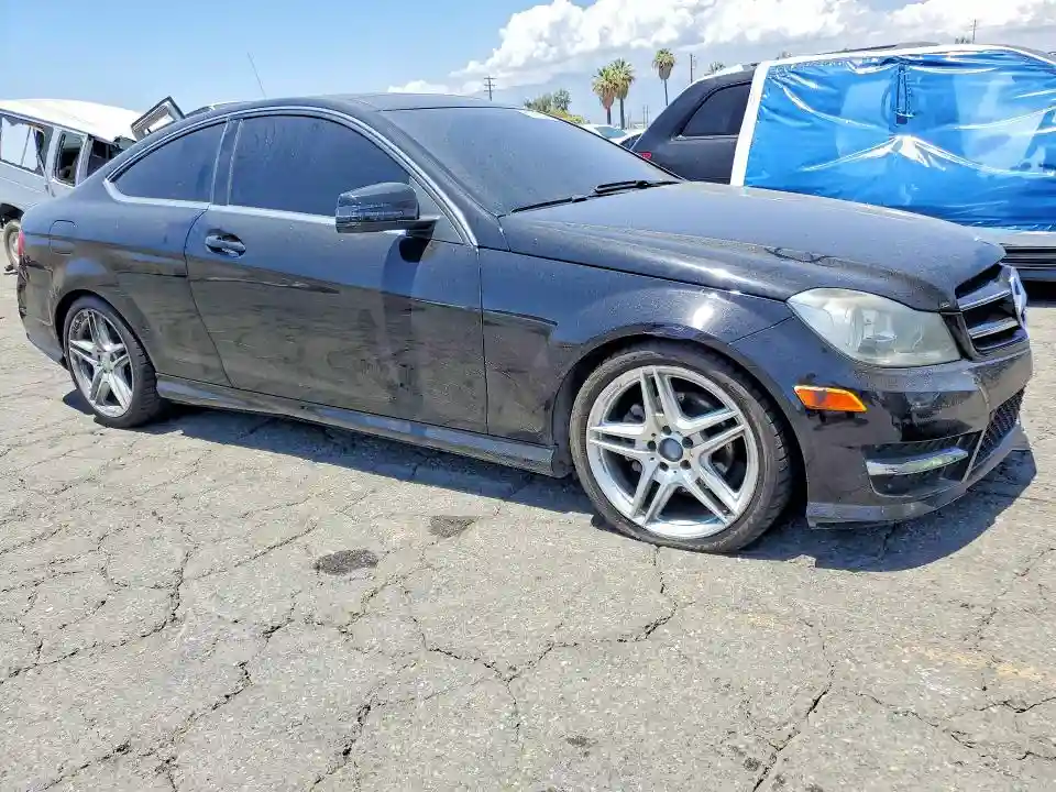 WDDGJ4HB7FG385734 2015 MERCEDES-BENZ C 250-3