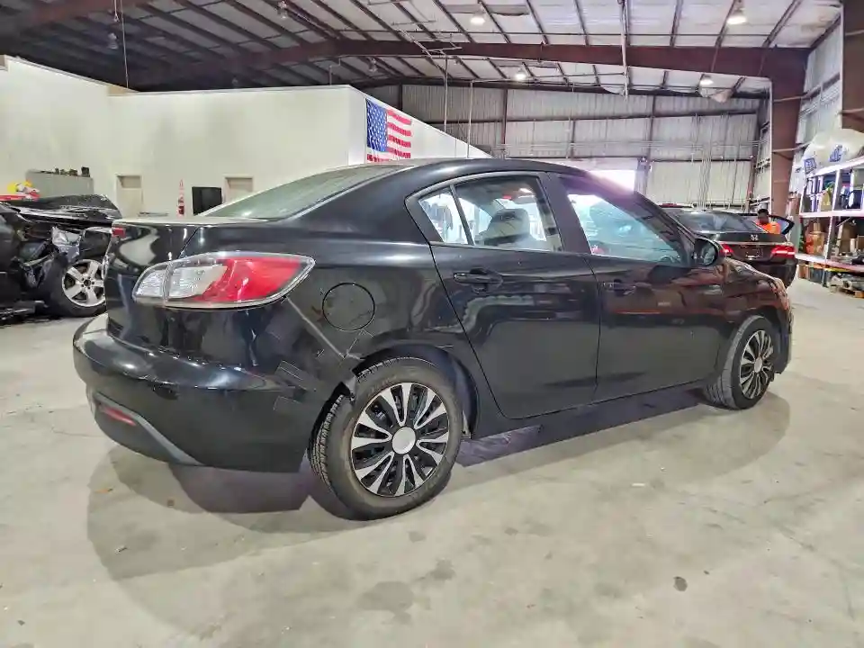 JM1BL1SF9A1331615 2010 MAZDA 3-2