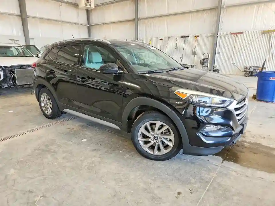 KM8J3CA46HU431084 2017 HYUNDAI TUCSON-3