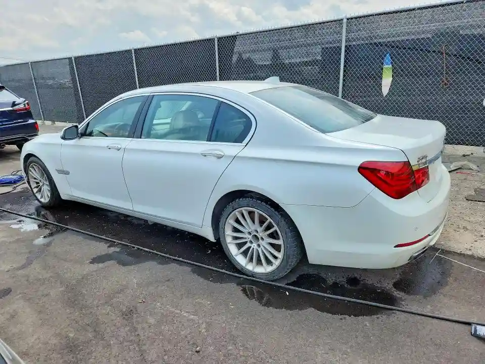 WBAYF8C54DDE59036 2013 BMW 7 SERIES-1