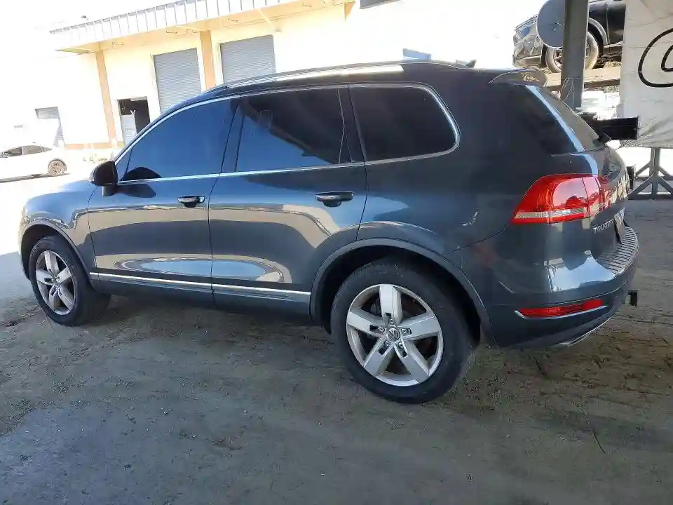 WVGEK9BP9CD007231 2012 VOLKSWAGEN TOUAREG-1