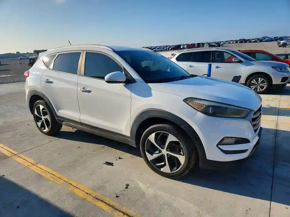KM8J3CA29GU259923 2016 HYUNDAI TUCSON-3