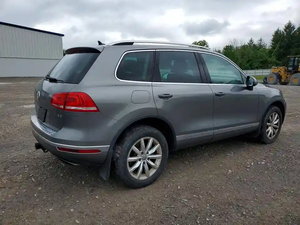 WVGEF9BP4GD010161 2016 VOLKSWAGEN TOUAREG-2
