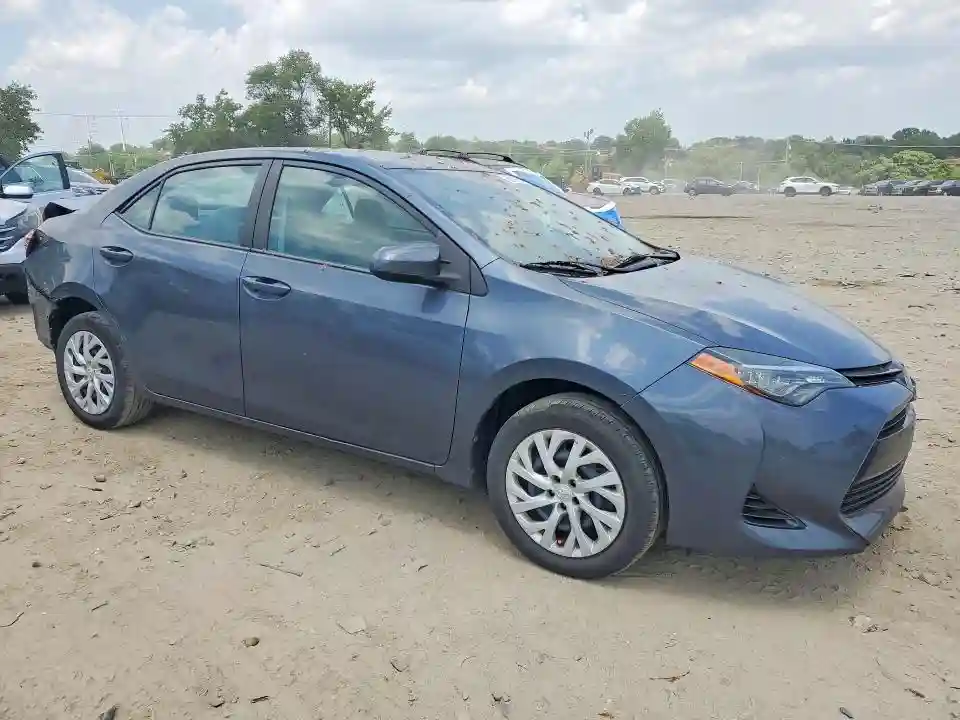 5YFBURHE2JP810920 2018 TOYOTA COROLLA-3