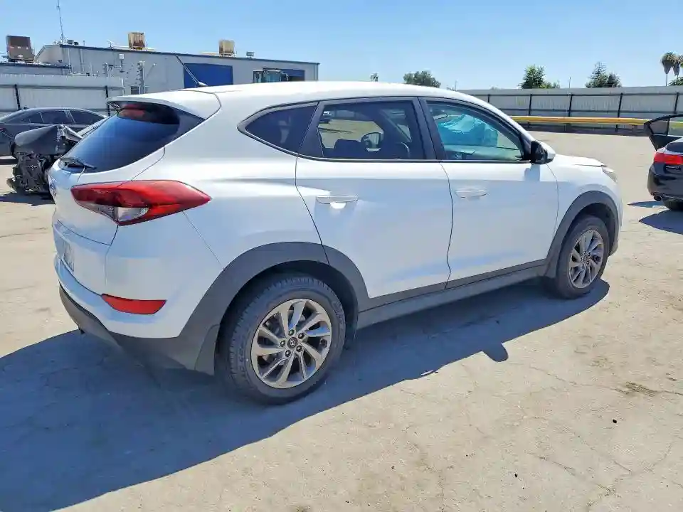 KM8J23A47JU627351 2018 HYUNDAI TUCSON-2