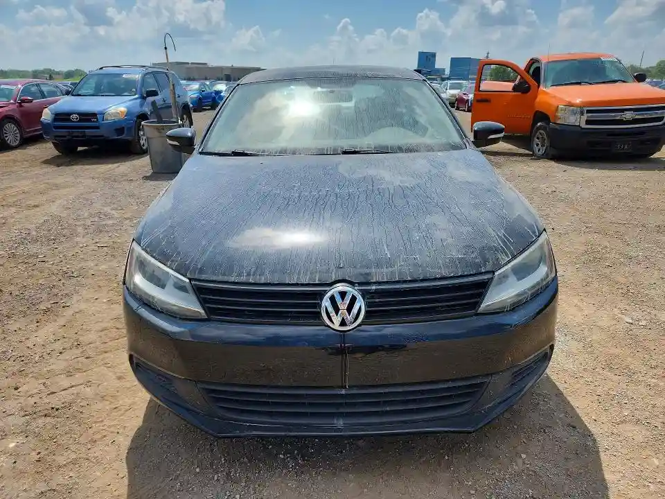 3VW3L7AJ0DM408857 2013 VOLKSWAGEN JETTA-4