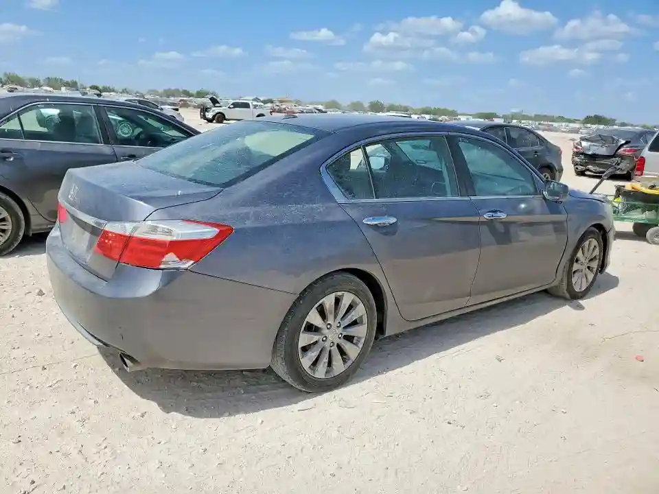 1HGCR2F85DA063351 2013 HONDA ACCORD-2