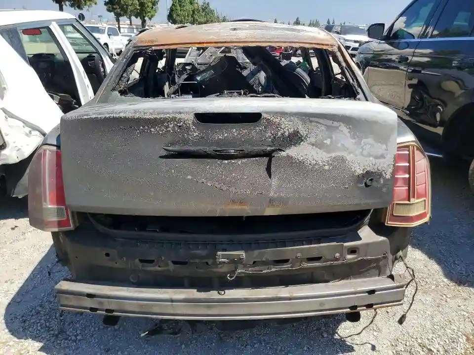 2C3CA6CT0BH560722 2011 CHRYSLER 300-5