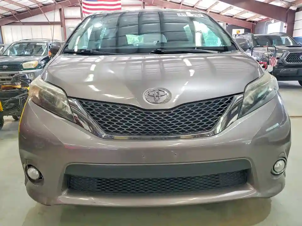 5TDXK3DC8CS230689 2012 TOYOTA SIENNA-4