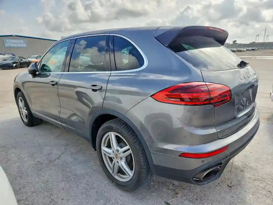 WP1AA2A24GLA03925 2016 PORSCHE CAYENNE-1