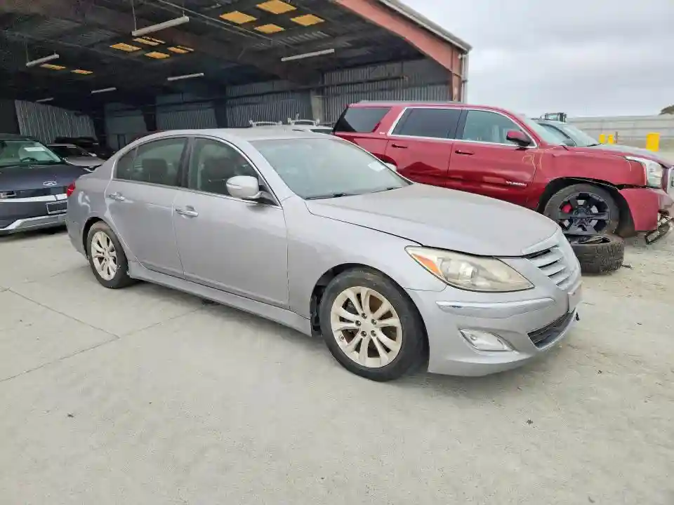 KMHGC4DD2DU242647 2013 HYUNDAI GENESIS-3