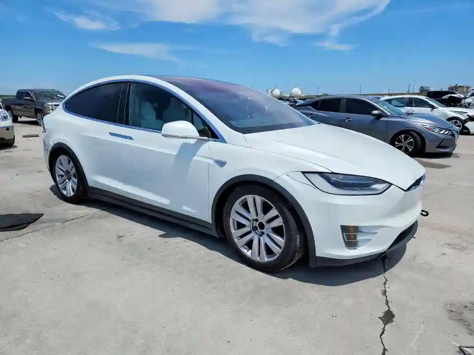 5YJXCBE24GF012790 2016 TESLA MODEL X-3