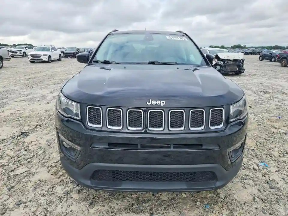 3C4NJCBB5JT125602 2018 JEEP COMPASS-4